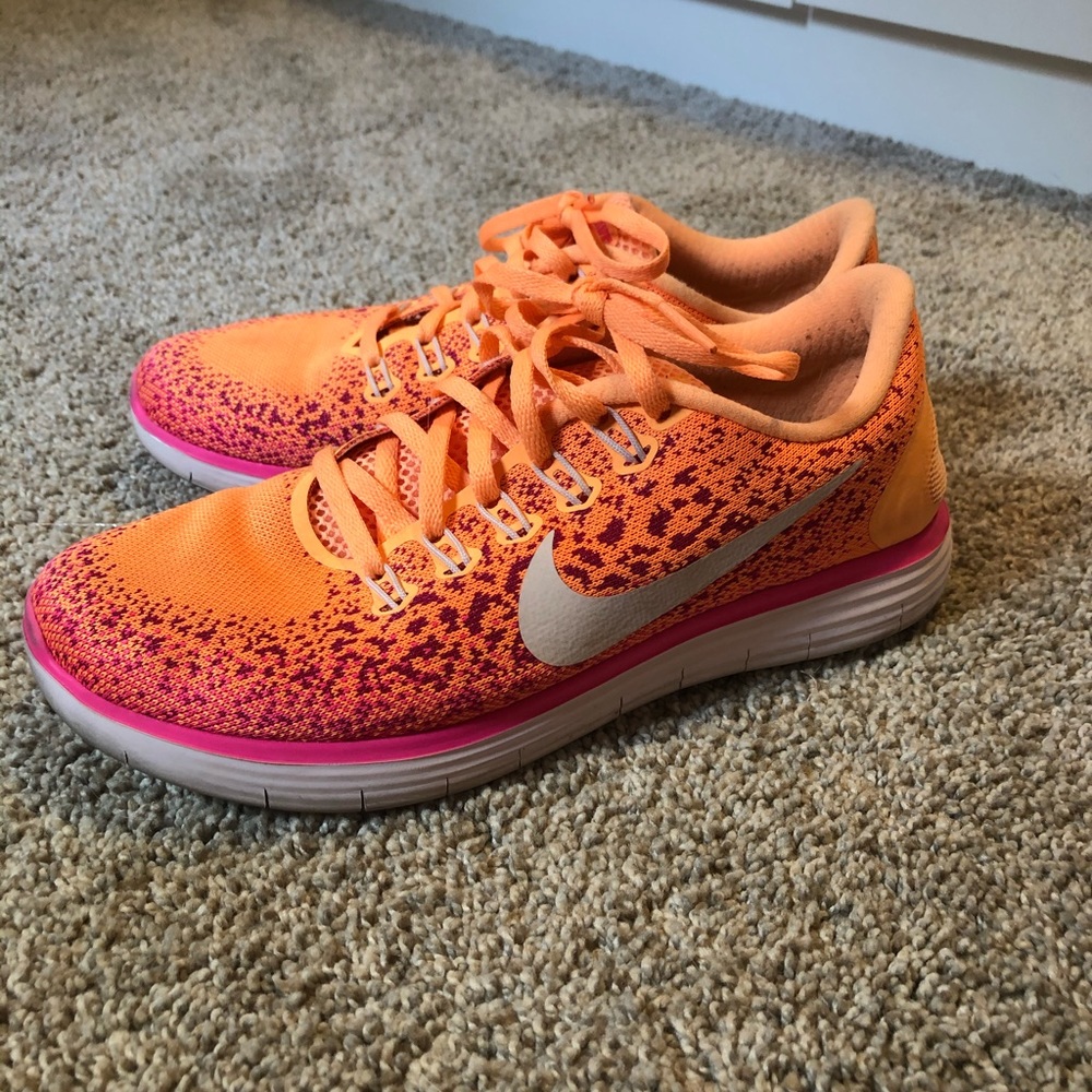 Super cute pink and orange Nike’s. Woman’s 7.5